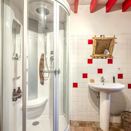 Villa De 6 Chambres A Fresne Cauverville Avec Piscine Privee Jardin Clos Et Wifi A 30 Km De La Plage Villa *